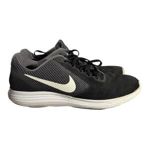 Nike Revolution 4 Men’s 11.5 Black White Lightweight Running Sneakers